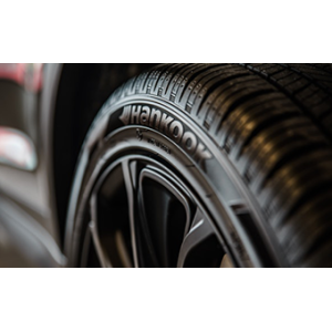 汽车刹车是刹的哪个轮 汽车刹车是前轮还是后轮