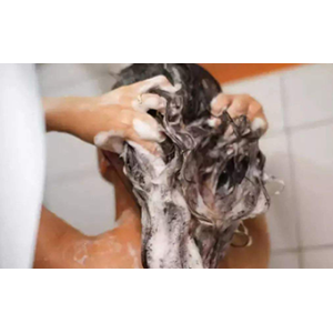 护发素伤不伤头皮 用护发素会掉头发吗