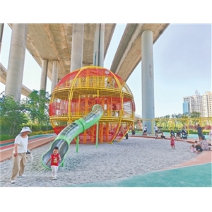 巧用边角料，生活添美好——桥下空间 别有洞天（探访·城市更新